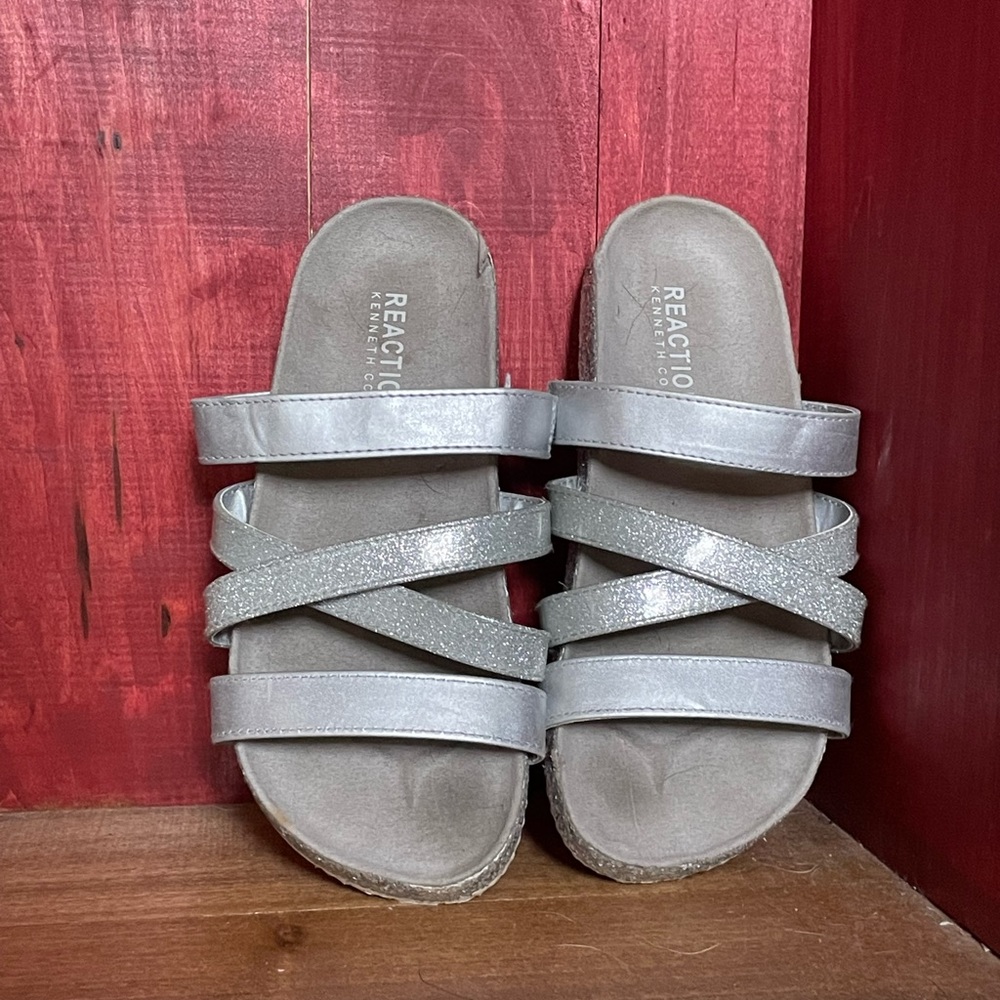 Girls Kenneth Cole Reaction Slides